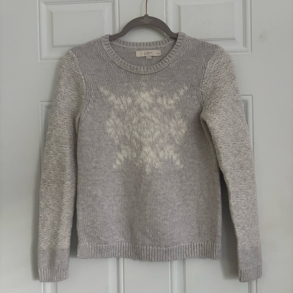 ❤️2/$15or3/$21❤️LOFT Gray Mohair Blend Sweater w/Snowflake Pattern, Size PS